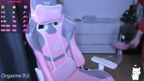 Snapshot of miray_kuriyama chatting on February 15, 2026, 11:23 pm Kira online show from February 15, 2026, 11:23 pm