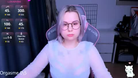 Snapshot of miray_kuriyama chatting on March 2, 2026, 6:04 pm Kira online show from March 2, 2026, 6:04 pm