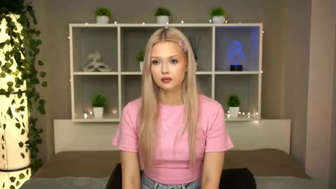 Elsa online show from October 27, 2025, 7:07 pm