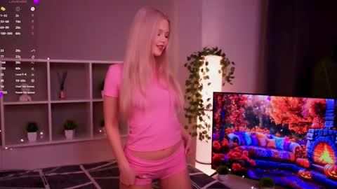 Elsa online show from November 17, 2025, 8:14 pm