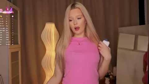 Elsa online show from December 13, 2025, 9:42 pm