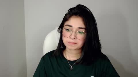 Snapshot of misha__sweet__27 chatting on February 6, 2025, 8:29 am misha online show from February 6, 2025, 8:29 am