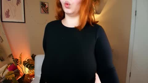 Snapshot of misha_the_createrr chatting on October 4, 2025, 9:07 am Ivy online show from October 4, 2025, 9:07 am