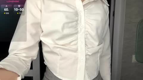 Molly online show from November 23, 2025, 5:24 pm