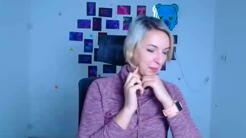 Snapshot of mishelle_blondie chatting on December 14, 2025, 12:32 pm Mishelle online show from December 14, 2025, 12:32 pm
