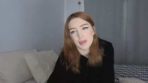 Snapshot of mishymoon chatting on May 5, 2026, 8:22 am Elora online show from May 5, 2026, 8:22 am