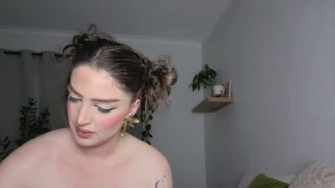 Snapshot of mishymoon chatting on June 18, 2026, 8:46 pm Elora online show from June 18, 2026, 8:46 pm
