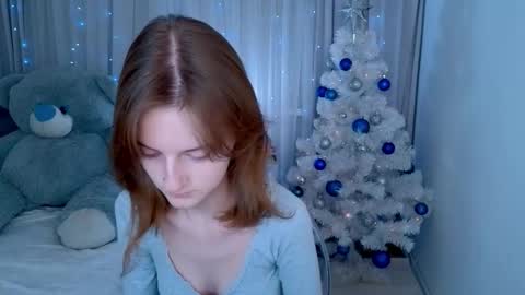 Snapshot of miss___alisa chatting on December 21, 2025, 8:32 am Alisa NONNUDE online show from December 21, 2025, 8:32 am