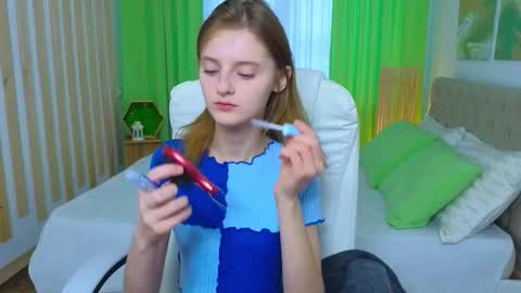 Snapshot of miss___alisa chatting on January 15, 2026, 11:48 am Alisa NONNUDE online show from January 15, 2026, 11:48 am