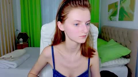 Snapshot of miss___alisa chatting on February 8, 2026, 2:20 pm Alisa NONNUDE online show from February 8, 2026, 2:20 pm