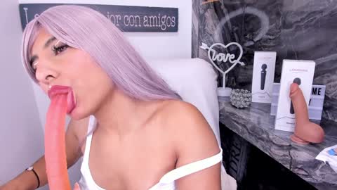 Snapshot of miss___allison chatting on January 14, 2025, 9:09 pm Allison online show from January 14, 2025, 9:09 pm