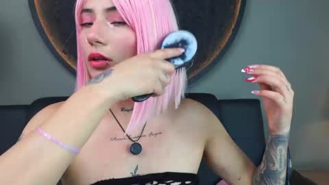 Snapshot of miss___charlotte chatting on October 3, 2025, 6:05 pm Charlotte online show from October 3, 2025, 6:05 pm