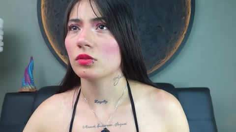 Snapshot of miss___charlotte chatting on November 18, 2025, 6:12 pm Charlotte online show from November 18, 2025, 6:12 pm