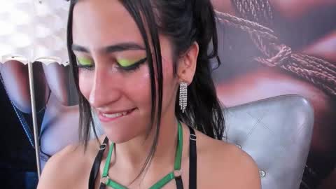 Taylor online show from December 4, 2025, 2:43 am