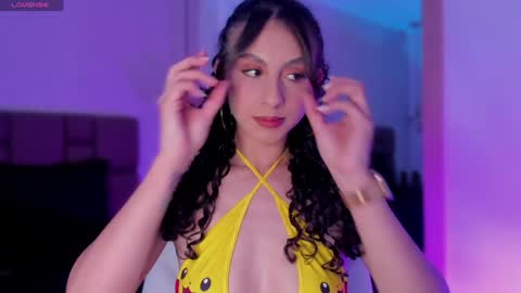 Snapshot of miss__charlotte_ chatting on January 17, 2025, 8:22 pm Charlotte online show from January 17, 2025, 8:22 pm