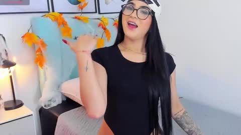 Snapshot of miss__ivy chatting on October 27, 2025, 12:09 pm   online show from October 27, 2025, 12:09 pm