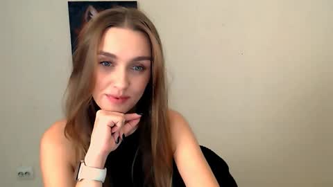 Snapshot of miss_angelina_ chatting on October 31, 2025, 6:58 am Angelina online show from October 31, 2025, 6:58 am