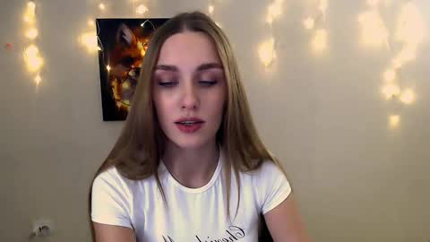 Snapshot of miss_angelina_ chatting on December 1, 2025, 10:42 am Angelina online show from December 1, 2025, 10:42 am