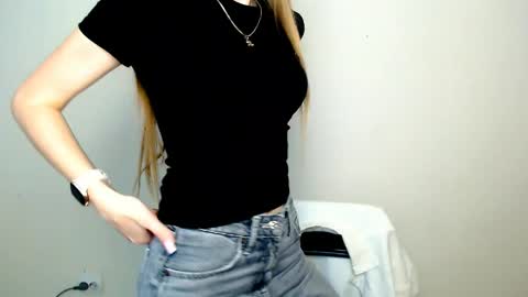 Angelina online show from May 12, 2026, 6:54 am