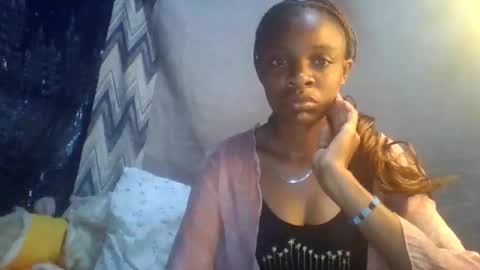 miss_belllo online show from February 4, 2025, 4:37 am