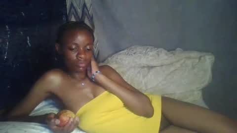 miss_belllo online show from February 10, 2025, 12:08 pm