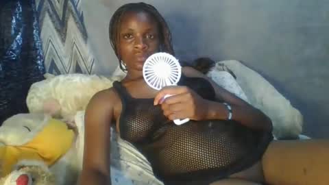 miss_belllo online show from March 11, 2025, 9:34 am