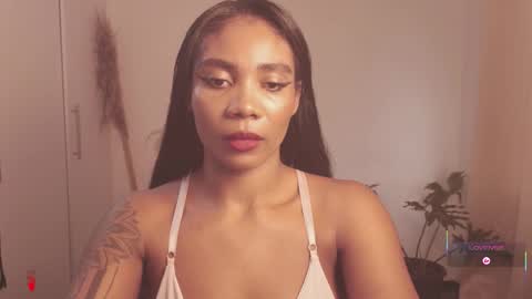 Snapshot of miss_benz chatting on November 12, 2025, 1:44 pm miss_benz online show from November 12, 2025, 1:44 pm