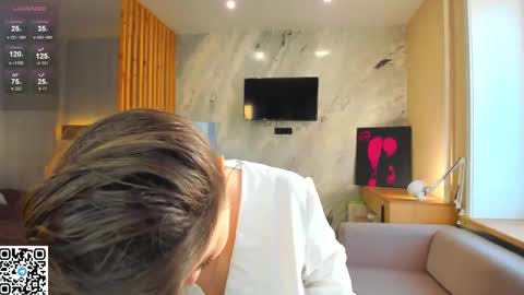 Snapshot of miss_bubbles chatting on September 26, 2025, 1:31 am Sandy online show from September 26, 2025, 1:31 am