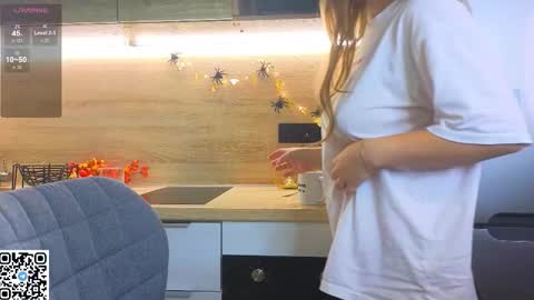 Snapshot of miss_bubbles chatting on October 27, 2025, 12:36 am Sandy online show from October 27, 2025, 12:36 am