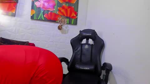 Snapshot of miss_clarepocahose chatting on February 13, 2026, 2:18 am Clare PocaHose online show from February 13, 2026, 2:18 am