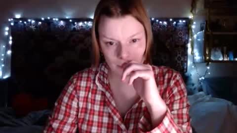 Snapshot of miss_elistia_ chatting on January 4, 2025, 4:00 pm Elis online show from January 4, 2025, 4:00 pm
