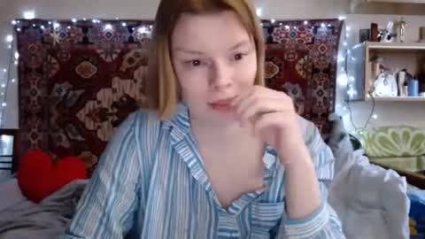 Snapshot of miss_elistia_ chatting on February 7, 2025, 12:06 pm Elis online show from February 7, 2025, 12:06 pm