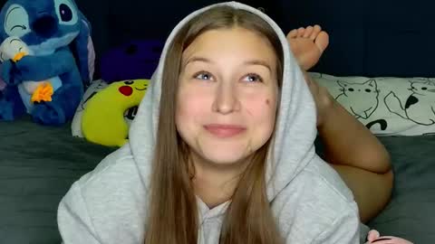 Snapshot of miss_emily_miller chatting on December 1, 2025, 6:13 pm Emily online show from December 1, 2025, 6:13 pm