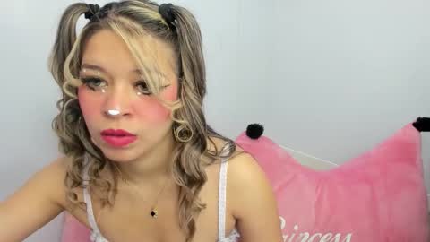 Snapshot of miss_evolet chatting on February 4, 2026, 11:05 am Evoleth online show from February 4, 2026, 11:05 am