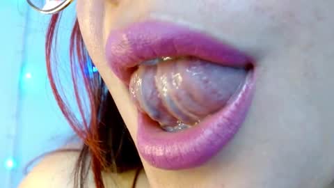 Snapshot of miss_evoleth2 chatting on January 28, 2025, 5:00 am Miss Evoleth online show from January 28, 2025, 5:00 am