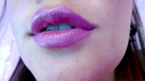 Snapshot of miss_evoleth2 chatting on February 14, 2025, 7:38 am Miss Evoleth online show from February 14, 2025, 7:38 am