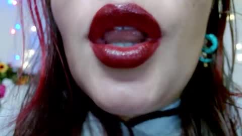 Snapshot of miss_evoleth2 chatting on March 11, 2025, 6:32 am Miss Evoleth online show from March 11, 2025, 6:32 am