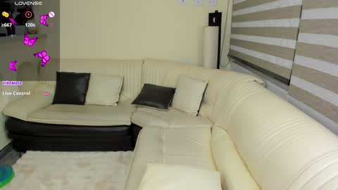 insta    online show from February 3, 2025, 7:51 am