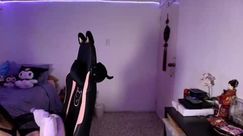 Snapshot of miss_hikikomori chatting on December 1, 2025, 6:18 am Asami online show from December 1, 2025, 6:18 am