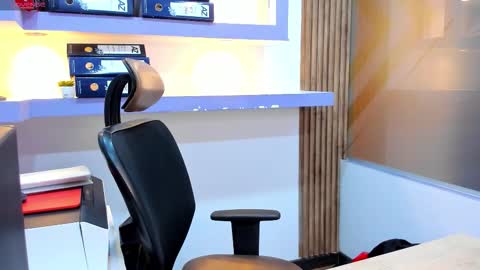 Snapshot of miss_horney chatting on March 3, 2026, 10:26 pm miss_horney online show from March 3, 2026, 10:26 pm