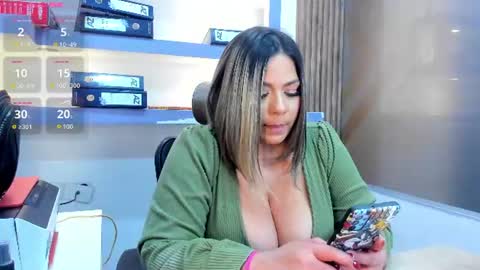 Snapshot of miss_horney chatting on August 3, 2026, 10:46 pm miss_horney online show from August 3, 2026, 10:46 pm