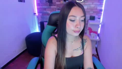 Snapshot of miss_isabella_m chatting on February 12, 2025, 12:33 pm Isabella online show from February 12, 2025, 12:33 pm