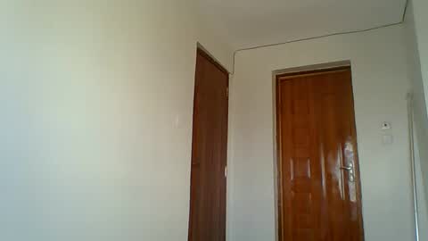 kiki online show from November 8, 2025, 1:00 pm