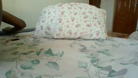 kiki online show from December 2, 2025, 12:54 pm