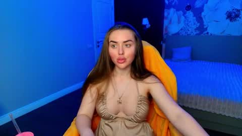 miss_kiten online show from July 3, 2026, 8:15 pm