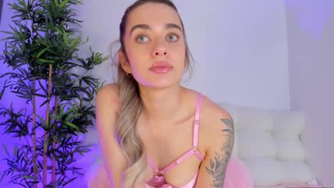 Alana online show from October 24, 2025, 12:41 am