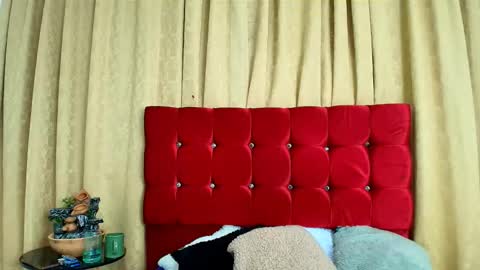 Snapshot of miss_leylaa chatting on October 21, 2025, 7:14 pm leyla online show from October 21, 2025, 7:14 pm