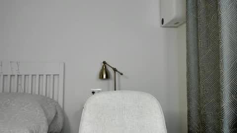 Jenny online show from September 23, 2025, 7:06 pm