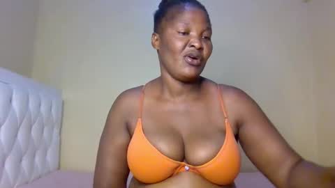 Snapshot of miss_milly1 chatting on February 17, 2026, 12:12 pm MILLY online show from February 17, 2026, 12:12 pm