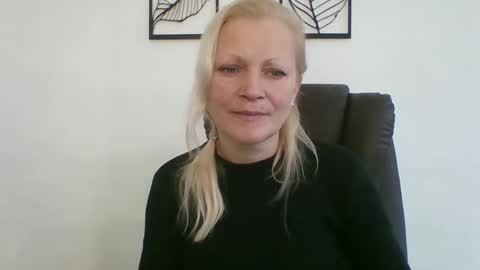 Snapshot of miss_natalix chatting on October 25, 2025, 10:34 am miss_natalix online show from October 25, 2025, 10:34 am